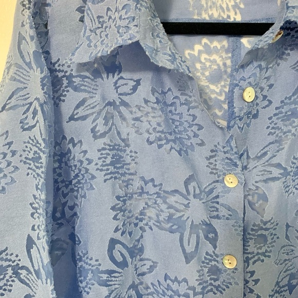Notation button down, burn out floral pattern top SZ XL - Picture 2 of 5